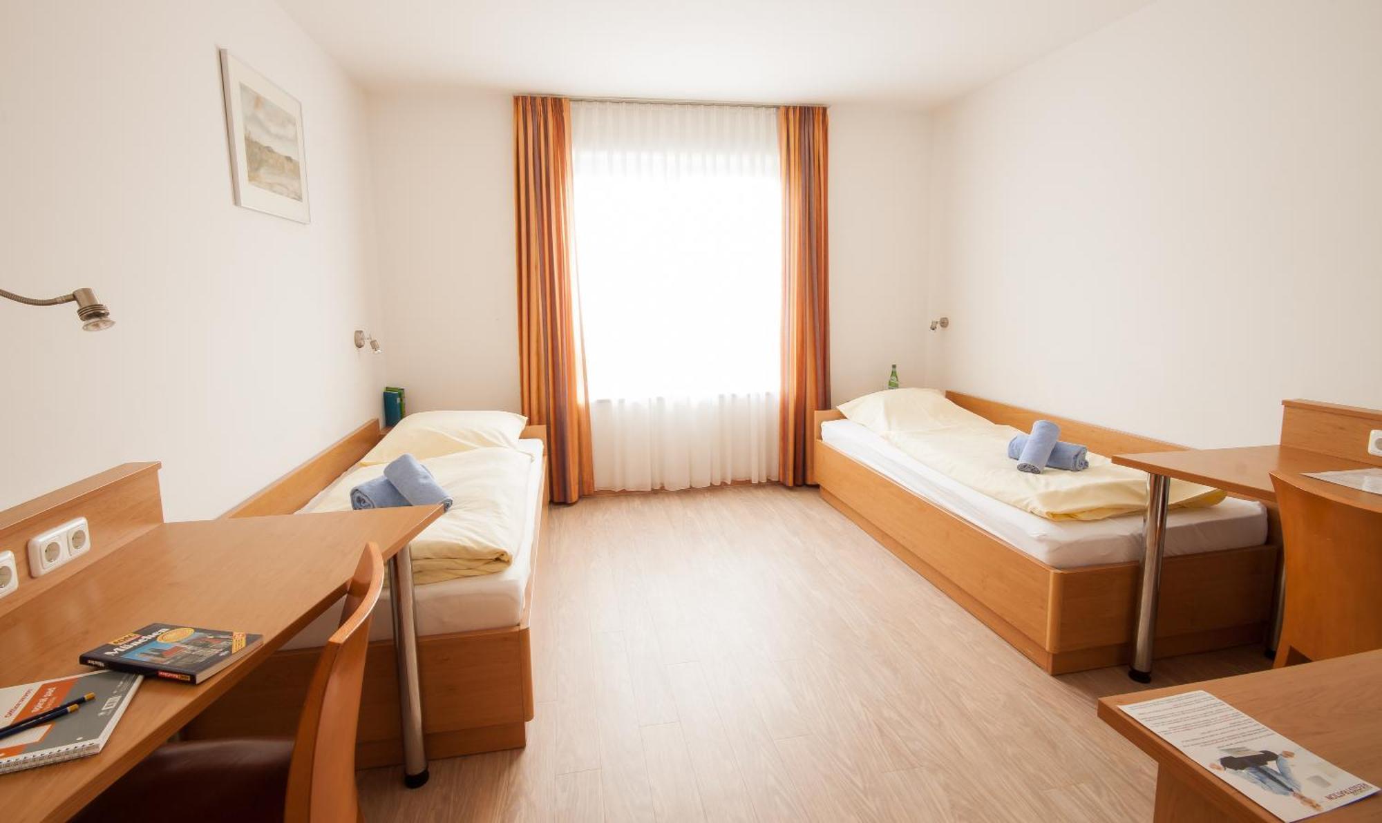 Gastehaus Olympia Reitanlage Munchen-Riem Bed and Breakfast Εξωτερικό φωτογραφία